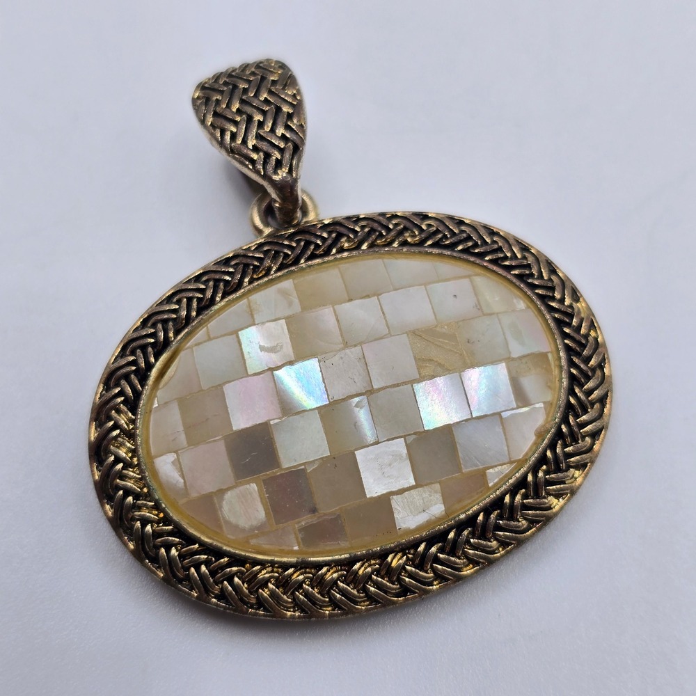 Lia Sophia Pendant Women‎ Gold Tone Mother of Pearl Mosaic Oval Braided Border